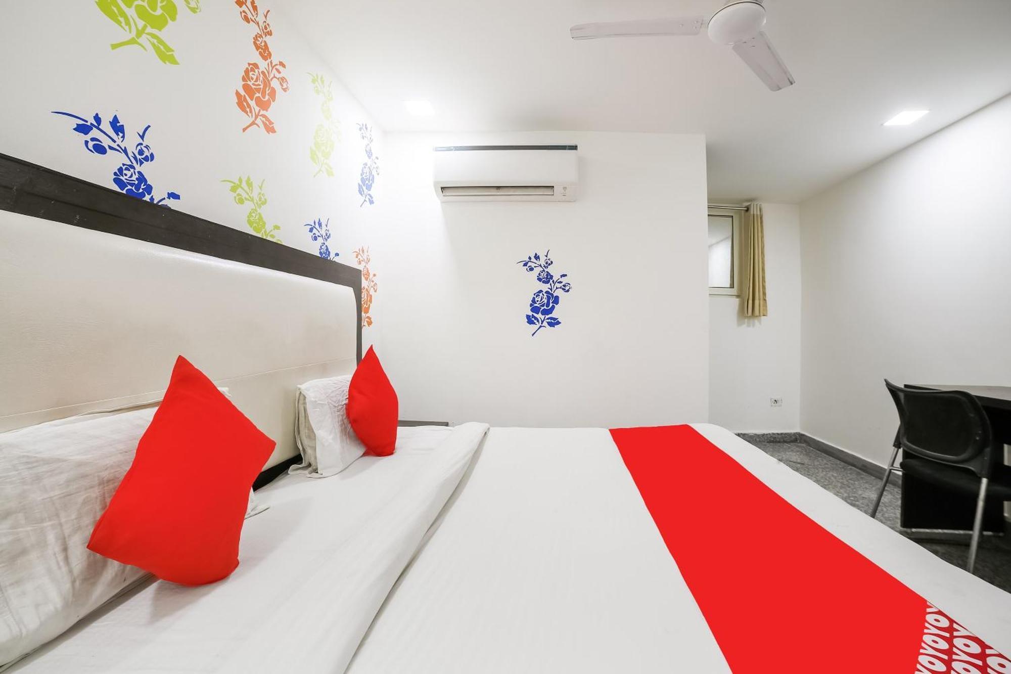 My Comfortable Hotel New Delhi Ngoại thất bức ảnh